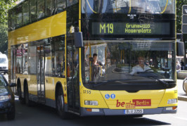 Dal 1 agosto nuove tariffe BVG per gli scolari berlinesi. Sparisce il tesserino  della BVG. Chi riceve sussidi viaggerà gratis.